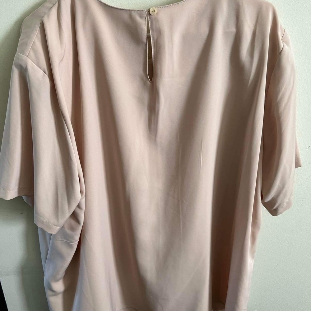 Impressions 20w NWT Cream Polyester Blend Short Sleeve Blouse with Shoulder Pads